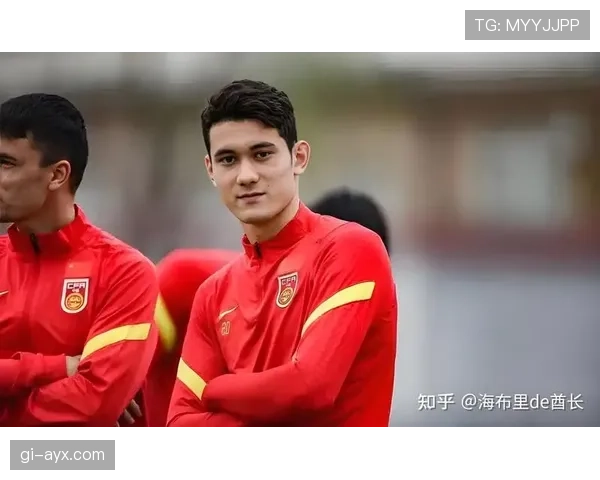 从草根到巨星：揭秘足球球员背后的奋斗故事