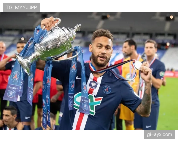 内马尔巴黎圣日耳曼生涯表现回顾：高光与挑战并存